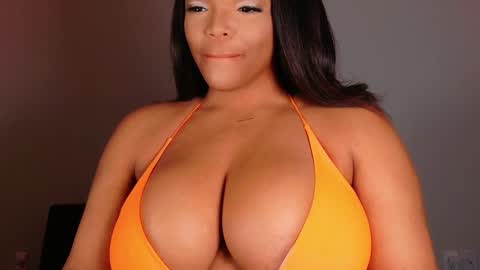 MayBabi online show from February 24, 11:19 am