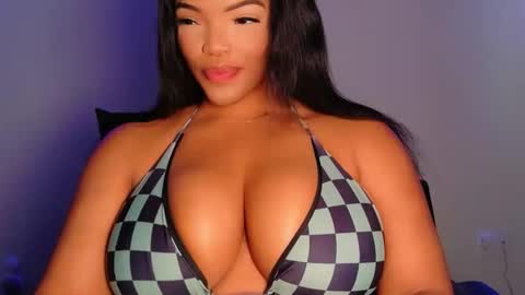 MayBabi online show from March 30, 5:23 pm