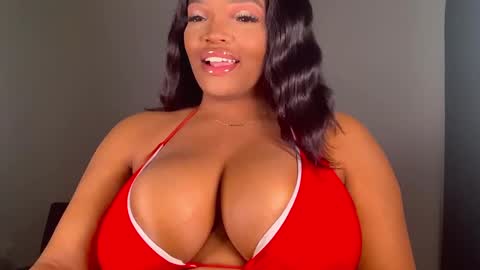 MayBabi online show from December 25, 11:00 am