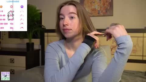 Snapshot of maydaedgin chatting on February 21, 7:54 pm Violet online show from February 21, 7:54 pm