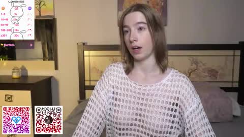 Snapshot of maydaedgin chatting on October 17, 7:06 pm Violet online show from October 17, 7:06 pm