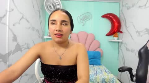 Maylin  online show from June 6, 7:03 am