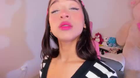 may online show from February 5, 9:40 pm