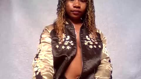 mayrah online show from March 8, 7:23 am