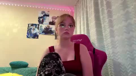 Eliza online show from July 31, 12:39 pm