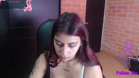 Snapshot of medussa_kat chatting on December 20, 9:39 pm Katrina online show from December 20, 9:39 pm