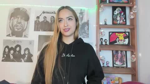 Emily online show from November 13, 10:31 pm