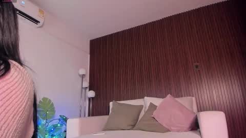 megan online show from December 4, 2:25 am