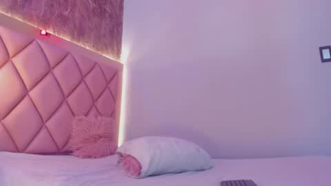 M E G A N online show from July 17, 8:56 pm