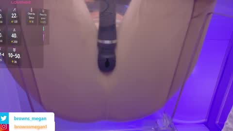 Snapshot of megan_browns1 chatting on September 27, 7:21 pm Megan online show from September 27, 7:21 pm