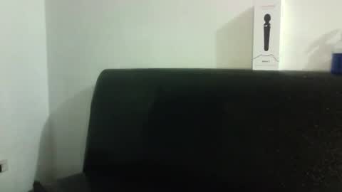 Snapshot of megan_coop3r_ chatting on February 4, 4:37 am Megan and sophi online show from February 4, 4:37 am