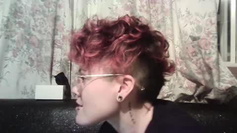Snapshot of megan_coop3r_ chatting on December 30, 8:32 am Megan and sophi online show from December 30, 8:32 am