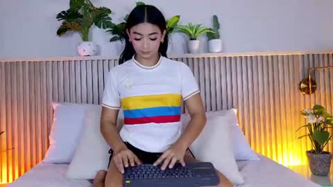 Carolina Paez online show from June 23, 12:25 pm