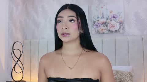 Carolina Paez online show from April 9, 12:10 pm