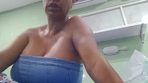 Snapshot of megan_greyxx chatting on October 18, 10:44 pm megan_greyxx online show from October 18, 10:44 pm