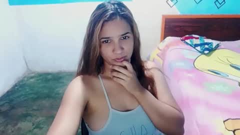 Snapshot of megan_little_ chatting on January 14, 12:22 am amanda online show from January 14, 12:22 am