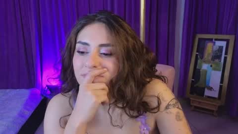                 Laura                 online show from July 17, 12:59 am