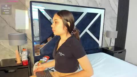 Megan Sweet online show from November 18, 6:42 pm