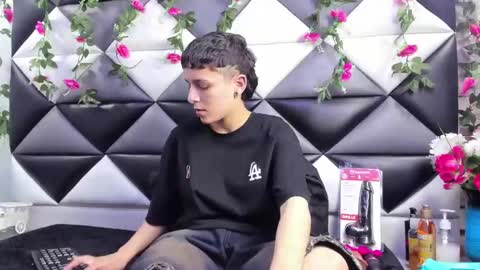 Snapshot of megan_thompsonn_ chatting on September 25, 2:43 am megan_thompsonn_ online show from September 25, 2:43 am