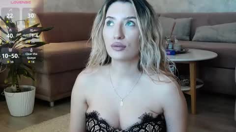 Megan online show from May 19, 6:48 pm