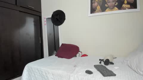 megan        online show from November 8, 3:33 am