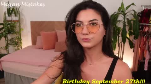 Snapshot of meganmistakes chatting on September 15, 9:55 pm Megan Mistakes online show from September 15, 9:55 pm