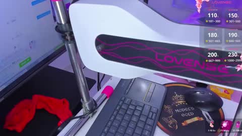 Snapshot of megann__up chatting on September 13, 7:16 am Megan online show from September 13, 7:16 am