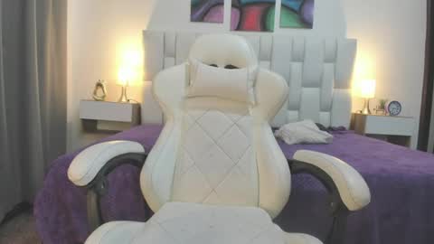 Megan Queen online show from July 11, 1:22 pm