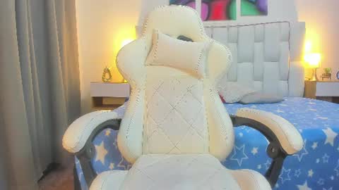 Megan Queen online show from June 18, 1:16 pm