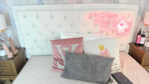Snapshot of meganstar__ chatting on October 15, 11:57 am Megan online show from October 15, 11:57 am