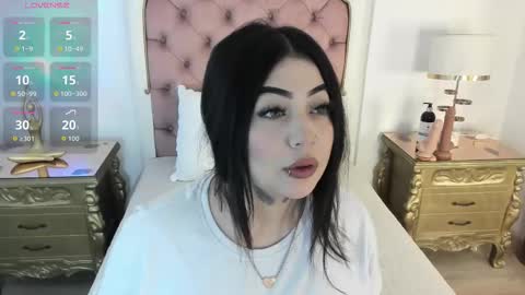 Snapshot of meganstar__ chatting on October 7, 11:47 am Megan online show from October 7, 11:47 am