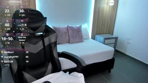 M E G A R A  online show from October 16, 4:15 am