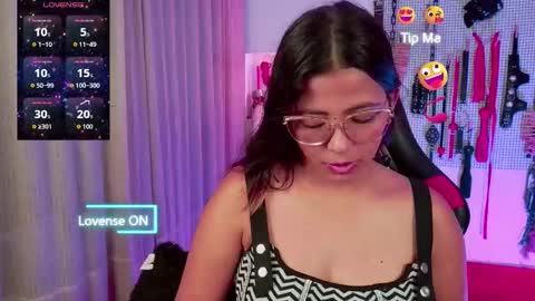 Snapshot of meggan_greey chatting on October 4, 9:52 pm Your best slave online show from October 4, 9:52 pm