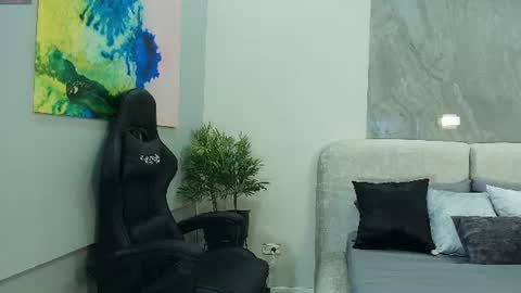 MEGGAN LUXX online show from August 3, 11:05 am