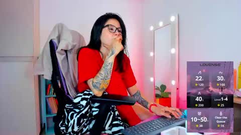 Juli online show from July 18, 9:50 pm