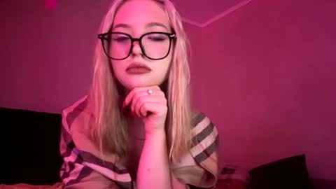 Sophie online show from June 20, 8:29 am