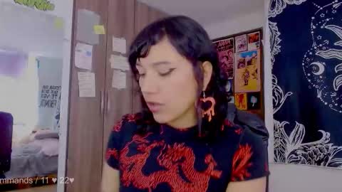 Snapshot of mel_dahlia chatting on October 12, 4:53 pm Melissa - - Please help me to reach 100 thumbs up online show from October 12, 4:53 pm