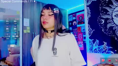Snapshot of mel_dahlia chatting on February 1, 4:22 pm Melissa - - Please help me to reach 100 thumbs up online show from February 1, 4:22 pm