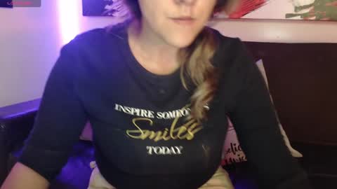 Snapshot of mel_raise chatting on January 9, 1:29 am mel raise online show from January 9, 1:29 am