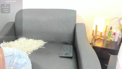 Snapshot of melan_owen chatting on March 7, 11:07 am melan_owen online show from March 7, 11:07 am