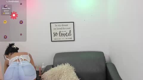 Snapshot of melan_owen chatting on February 9, 10:53 am melan_owen online show from February 9, 10:53 am
