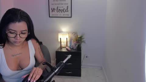 melan_owen online show from December 21, 11:25 am