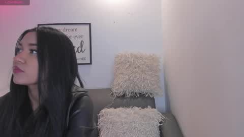 Snapshot of melan_owen chatting on October 3, 11:04 am melan_owen online show from October 3, 11:04 am