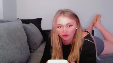 Melania online show from March 29, 5:01 pm