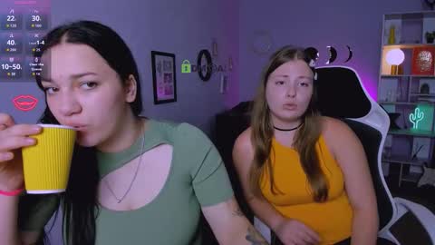 Snapshot of melani_bumm chatting on October 3, 7:46 am melani_bumm online show from October 3, 7:46 am
