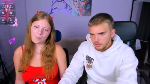 Snapshot of melani_bumm chatting on September 19, 7:51 am melani_bumm online show from September 19, 7:51 am