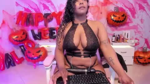 Snapshot of melani_cb chatting on October 14, 5:54 am Melani online show from October 14, 5:54 am