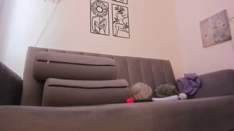 Snapshot of melani_greyy chatting on October 18, 9:49 pm melani greyy online show from October 18, 9:49 pm