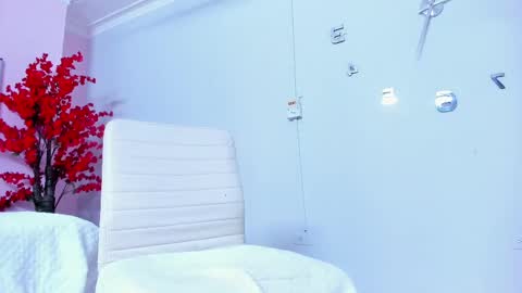 Snapshot of melani_greyy chatting on March 12, 9:24 pm melani greyy online show from March 12, 9:24 pm