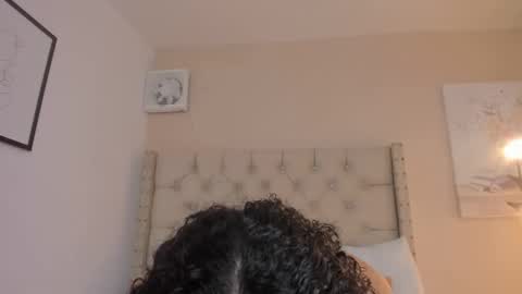 Snapshot of melania_xtreme chatting on October 2, 2:27 am melania_xtreme online show from October 2, 2:27 am